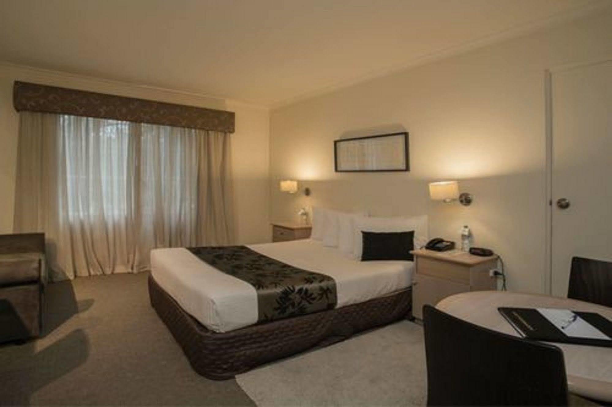 Eltham Gateway Hotel & Conference Centre Exteriér fotografie